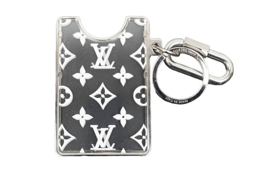 Like new Louis Vuitton Porte Creprism ID Pass Case ID Case Keychain Plastic Clear M68285 Used