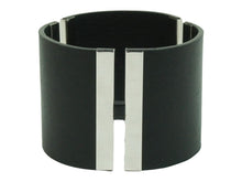 Load image into Gallery viewer, CHANEL シャネル バングル ブレスレット CHANELロゴ 00C刻印 ブレック レザー シルバー金具 ユニセックス 美品 中古 51601