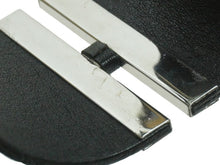 Load image into Gallery viewer, CHANEL シャネル バングル ブレスレット CHANELロゴ 00C刻印 ブレック レザー シルバー金具 ユニセックス 美品 中古 51601