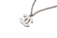 Load image into Gallery viewer, CHANEL シャネル ネックレス ココマーク アクセサリー 04V 6g メタル ラインストーン シルバー 美品 中古 51689