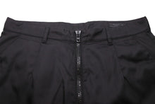 Load image into Gallery viewer, PRADA プラダ パンツ RN.98339 CA.34767 メンズ ナイロン ブラック ブラック金具 サイズ46 美品 中古 51741
