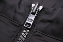 Load image into Gallery viewer, PRADA プラダ パンツ RN.98339 CA.34767 メンズ ナイロン ブラック ブラック金具 サイズ46 美品 中古 51741