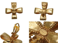 Load image into Gallery viewer, CHANEL シャネル イヤリング クロスリボン ココマーク アクセサリー 小物 17g 97A GP ゴールド 美品 中古 51901