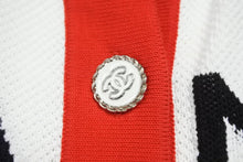 Load image into Gallery viewer, CHANEL シャネル ロゴ カーディガン ホワイト レッド P61534K46819 トップス ココマーク ココボタン サイズ38 良品 中古 51942