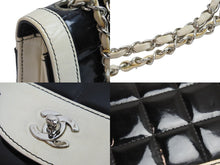 Load image into Gallery viewer, CHANEL シャネル チョコバー バイカラー Wチェーンショルダーバッグ 6番台 パテントレザー ブラック ホワイト 良品 中古 51965
