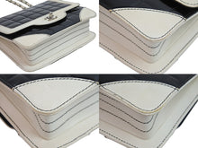 Load image into Gallery viewer, CHANEL シャネル チョコバー バイカラー Wチェーンショルダーバッグ 6番台 パテントレザー ブラック ホワイト 良品 中古 51965