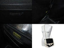 Load image into Gallery viewer, CHANEL シャネル チョコバー バイカラー Wチェーンショルダーバッグ 6番台 パテントレザー ブラック ホワイト 良品 中古 51965