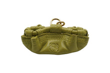 画像をギャラリービューアに読み込む, LOEWE ロエベ チャーム アクセサリー 小物 アナグラム ナッパレザー グリーン ゴールド金具 美品 中古 52019