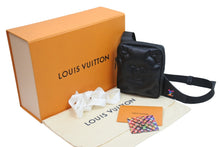 画像をギャラリービューアに読み込む, 新品未使用 LOUIS VUITTON ルイヴィトン アシンメトリカル・スリングバッグ ヴァージル期 2054 ブラック M68773 中古 52147