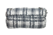 Load image into Gallery viewer, CHANEL シャネル ショルダーバッグ 18番台 2014 ツイード柄 チェーンショルダー グレー ナイロン シルバー金具 美品 中古 52341