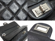 画像をギャラリービューアに読み込む, CHANEL シャネル ショルダーバッグ 2.55ハンドバッグ チェーンショルダー 11番台 ブラック レザー シルバー金具 美品 中古 52357