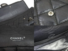 画像をギャラリービューアに読み込む, CHANEL シャネル ショルダーバッグ 2.55ハンドバッグ チェーンショルダー 11番台 ブラック レザー シルバー金具 美品 中古 52357