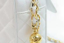 画像をギャラリービューアに読み込む, Chanel シャネル チェーンショルダーバッグ キャビアスキン ホワイト ゴールド 2番台 極美品 中古 52363