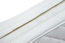 画像をギャラリービューアに読み込む, Chanel シャネル チェーンショルダーバッグ キャビアスキン ホワイト ゴールド 2番台 極美品 中古 52363