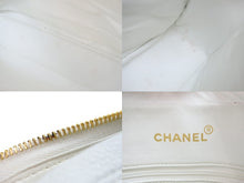 画像をギャラリービューアに読み込む, Chanel シャネル チェーンショルダーバッグ キャビアスキン ホワイト ゴールド 2番台 極美品 中古 52363