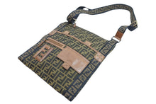 画像をギャラリービューアに読み込む, FENDI フェンディ ショルダーバッグ 8BH006 00NY0 FORT2 サコッシュ ズッカ ブラウン ナイロン ゴールド金具 良品 中古 52420