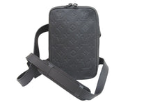 画像をギャラリービューアに読み込む, 極美品 LOUIS VUITTON ルイヴィトン ショルダーバッグ M53298 ユティリティ・サイドバッグ トリヨン ブラック金具 中古 52480