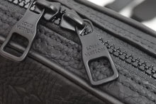 画像をギャラリービューアに読み込む, 極美品 LOUIS VUITTON ルイヴィトン ショルダーバッグ M53298 ユティリティ・サイドバッグ トリヨン ブラック金具 中古 52480