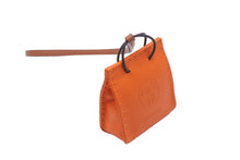 Load image into Gallery viewer, 新品同様 HERMES エルメス キーホルダー・キーチャーム アニョーミロ バッグチャーム D AM刻印 079065CA FEU/GOLD 中古 52620