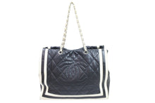 Load image into Gallery viewer, CHANEL シャネル ココマーク チェーントートバッグ 13番台 ラムスキン ブラック ホワイト シルバー金具 中古 52760