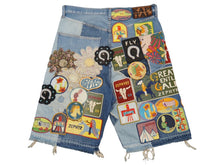 Load image into Gallery viewer, 極美品 KAPITAL キャピタル ショートパンツ 12.5ozデニム ワッペン リメイク K2306SP221 サイズ32 ブルー コットン 53272 中古品