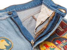 Load image into Gallery viewer, 極美品 KAPITAL キャピタル ショートパンツ 12.5ozデニム ワッペン リメイク K2306SP221 サイズ32 ブルー コットン 53272 中古品