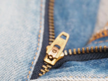 Load image into Gallery viewer, 極美品 KAPITAL キャピタル ショートパンツ 12.5ozデニム ワッペン リメイク K2306SP221 サイズ32 ブルー コットン 53272 中古品