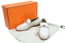 Load image into Gallery viewer, 極美品 HERMES エルメス 靴 シューズ ローファー ケリー金具 デスタン ホワイト ベージュ レザー 35 1/2 シルバー金具 中古 53342