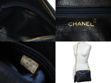 Load image into Gallery viewer, CHANEL シャネル ココマーク チェーンショルダーバッグ 斜めがけバッグ 5番台 ラムスキン ネイビー ゴールド金具 美品 中古 53792