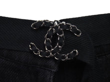 画像をギャラリービューアに読み込む, CHANEL シャネル デニムショートパンツ ココマーク P60803V46402 ベルト一体型 ブラック シルバー金具 サイズ36 美品 中古 53816