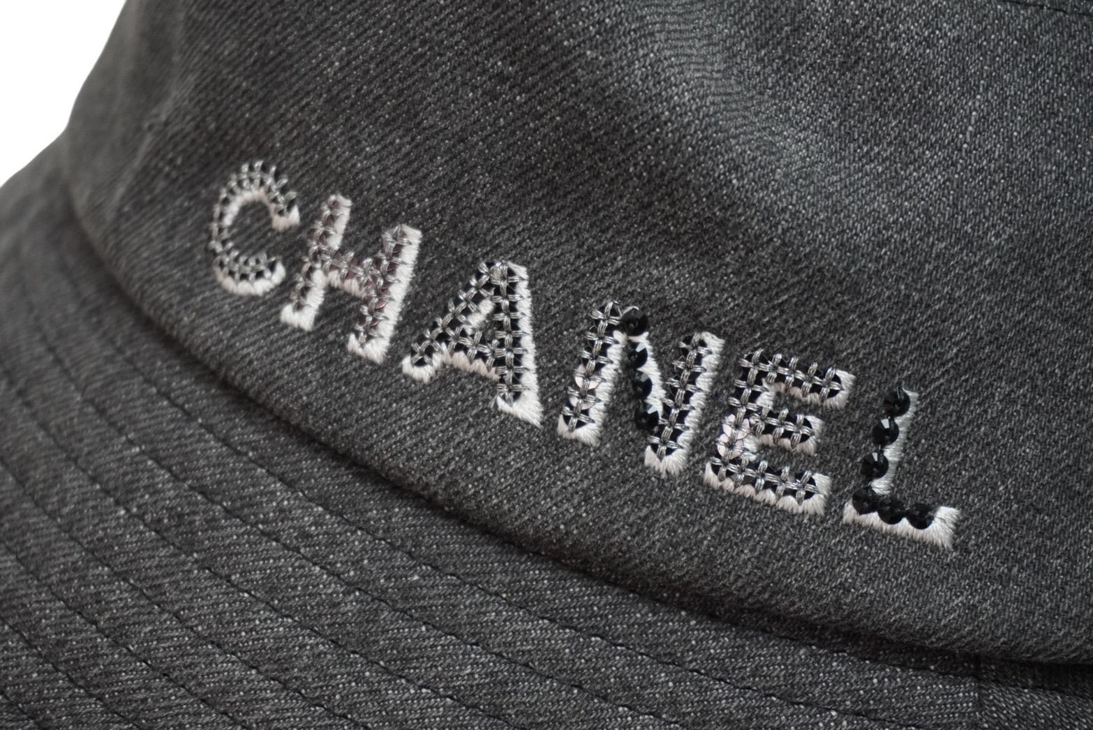 CHANEL シャネル ハット 帽子 22SS ロゴストーン デニム バケット