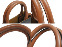 Load image into Gallery viewer, CELINE セリーヌ ショルダーバッグ ミニ バーティカルカバ プリント入り 194372BZK.04LU ゴールド金具 美品 中古 54065