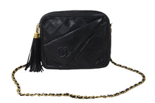 画像をギャラリービューアに読み込む, CHANEL シャネル マトラッセ タッセル チェーンショルダーバッグ フリンジ付き 0番台 ラムスキン ブラック 美品 中古 54084