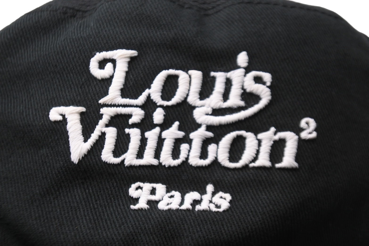 LOUIS VUITTON ルイ・ヴィトン キャップ キャスケット スクエアード LV NIGOロゴ MP2731 サイズ58 シルバー金具 美品  中古 54232 – Casanova Vintage