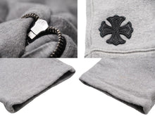 画像をギャラリービューアに読み込む, CHROME HEARTS クロムハーツ クロスパッチ スウェット パンツ グレー ロゴ 刺繍 ダガージップ ボトムス サイズM 良品 中古 54245