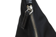 Load image into Gallery viewer, 極美品 PRADA プラダ ハンドバッグ ワンショルダー トライアングルロゴ BR3332 ナイロン ブラック シルバー金具 中古 54325