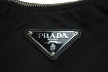 Load image into Gallery viewer, 極美品 PRADA プラダ ハンドバッグ ワンショルダー トライアングルロゴ BR3332 ナイロン ブラック シルバー金具 中古 54325