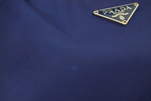 Load image into Gallery viewer, 極美品 PRADA プラダ ハンドバッグ ワンショルダー MV515 ホーボー ミニバッグ 三角ロゴ ブルー ナイロン 中古 54349