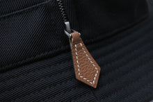 Load image into Gallery viewer, 極美品 HERMES エルメス 帽子 ハット バケット ブラック コットン 毛 サイズ59 シルバー金具 中古 54471