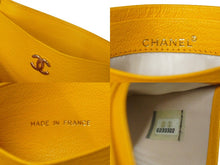 画像をギャラリービューアに読み込む, 極美品 CHANEL シャネル カードケース ココマーク 6番台 2000年 イエロー レザー ゴールド金具 フランス製 中古 54541