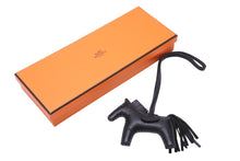 Load image into Gallery viewer, HERMES エルメス キーホルダー キーチャーム ロデオPM チャーム ソーブラック アニョーミロ 美品 中古 54566