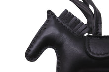 Load image into Gallery viewer, HERMES エルメス キーホルダー キーチャーム ロデオPM チャーム ソーブラック アニョーミロ 美品 中古 54566