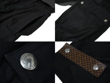 Load image into Gallery viewer, LOUIS VUITTON ルイヴィトン ハイウエストカーゴパンツ RW211B AN1 FKPX74 ブラック グレー シルバー金具 サイズ36 美品 中古 54588