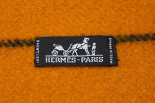 Load image into Gallery viewer, HERMES エルメス マフラー ショール ロカバール ウール キャメル マスタードイエロー オレンジ ネイビー 美品 中古 54610