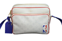 画像をギャラリービューアに読み込む, LOUIS VUITTON ルイ・ヴィトン LVxNBA ショルダーバッグ ナイル メッセンジャーPM ホワイト M45583 ゴールド金具 美品 中古 54742
