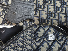 Load image into Gallery viewer, 極美品 Christian Dior クリスチャンディオール ハンドバッグ DIOR LINGOT 26 トロッター 00-BO-0202 シルバー金具 中古 54860