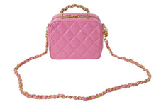 Load image into Gallery viewer, クラウディア期 CHANEL シャネル マトラッセ バニティバッグ 2WAY チェーン ショルダーバッグ パテント 美品 中古 54944