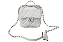 画像をギャラリービューアに読み込む, CHANEL シャネル マトラッセ チェーンショルダーバッグ スクエア ホワイト ココマーク 29番台 レザー シルバー金具 美品 中古 54988