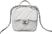 画像をギャラリービューアに読み込む, CHANEL シャネル マトラッセ チェーンショルダーバッグ スクエア ホワイト ココマーク 29番台 レザー シルバー金具 美品 中古 54988