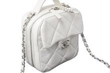 画像をギャラリービューアに読み込む, CHANEL シャネル マトラッセ チェーンショルダーバッグ スクエア ホワイト ココマーク 29番台 レザー シルバー金具 美品 中古 54988
